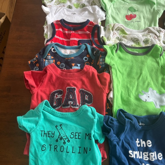 Boy baby bundle (19 items ) - Picture 3 of 4